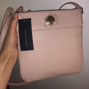 Tommy Hilfiger crossbody in pink nude